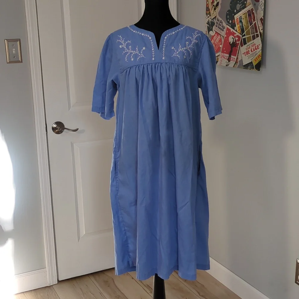Vintage Pull Over Robe With Pockets - Picture 1 of 4